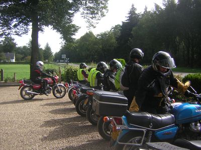 motoren netjes naast elkaar