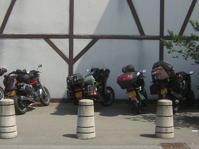 ... CX werd ook op een schaduwplekje gezet ...