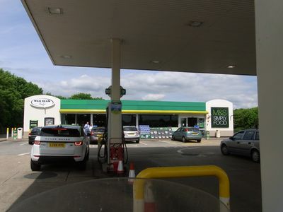 ... a BP gasstation ...