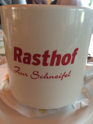 ... restaurantje 'Zur Schneifel' ...