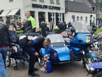 ... van rolstoel naar zijspan ...