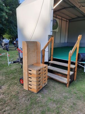 ... kisten ongebruikt ...